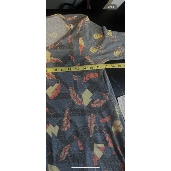 LuLaRoe Perfect T Shirt Women’s XS Lightning Bolt Print Short Sleeve Flowy Hem - Picture 10 of 10